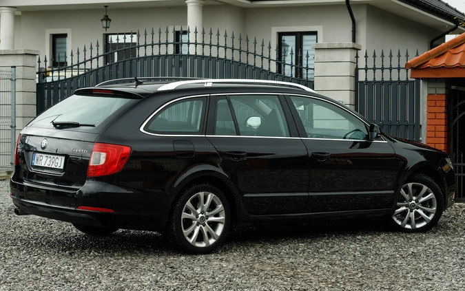 Skoda Superb cena 39900 przebieg: 218000, rok produkcji 2010 z Suwałki małe 704